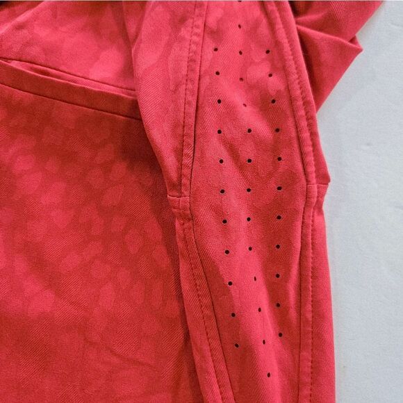 Athleta Urbanite Textured Long Sleeve Button Down Leopard Collared Shirt Top M - Picture 10 of 13